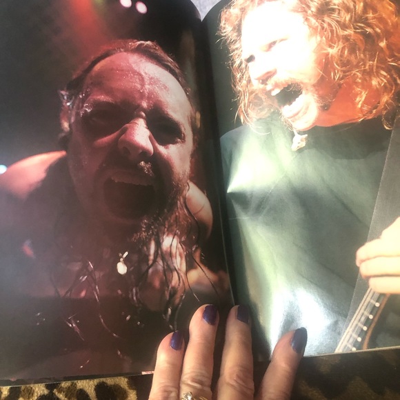Metallic live shit Binge & purge book great condition - Picture 3 of 8